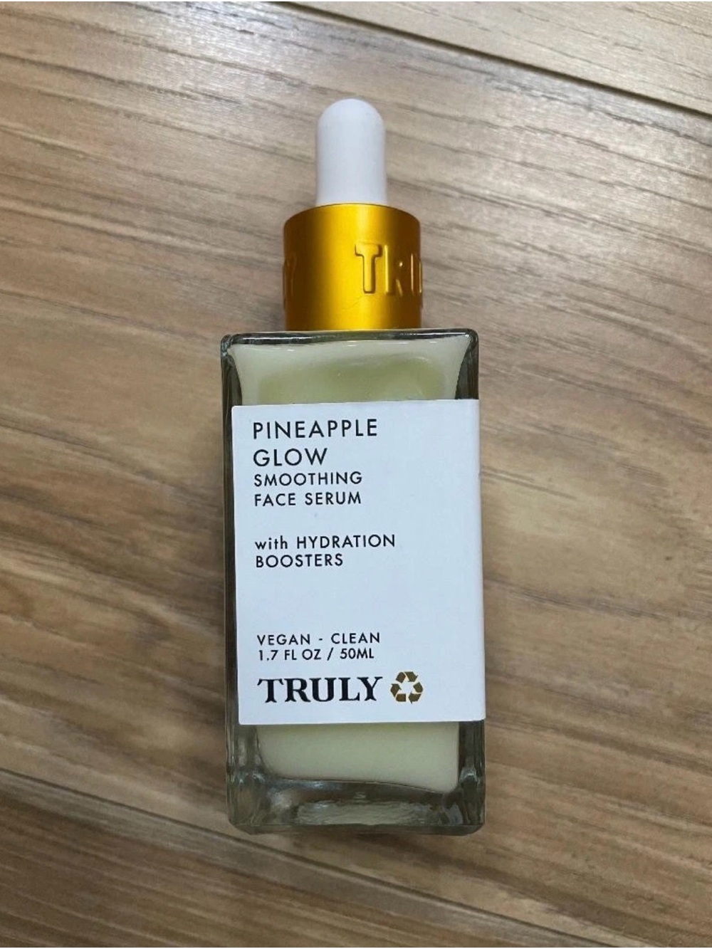 TRULY Pineapple Glow Face Serum — White & Gold